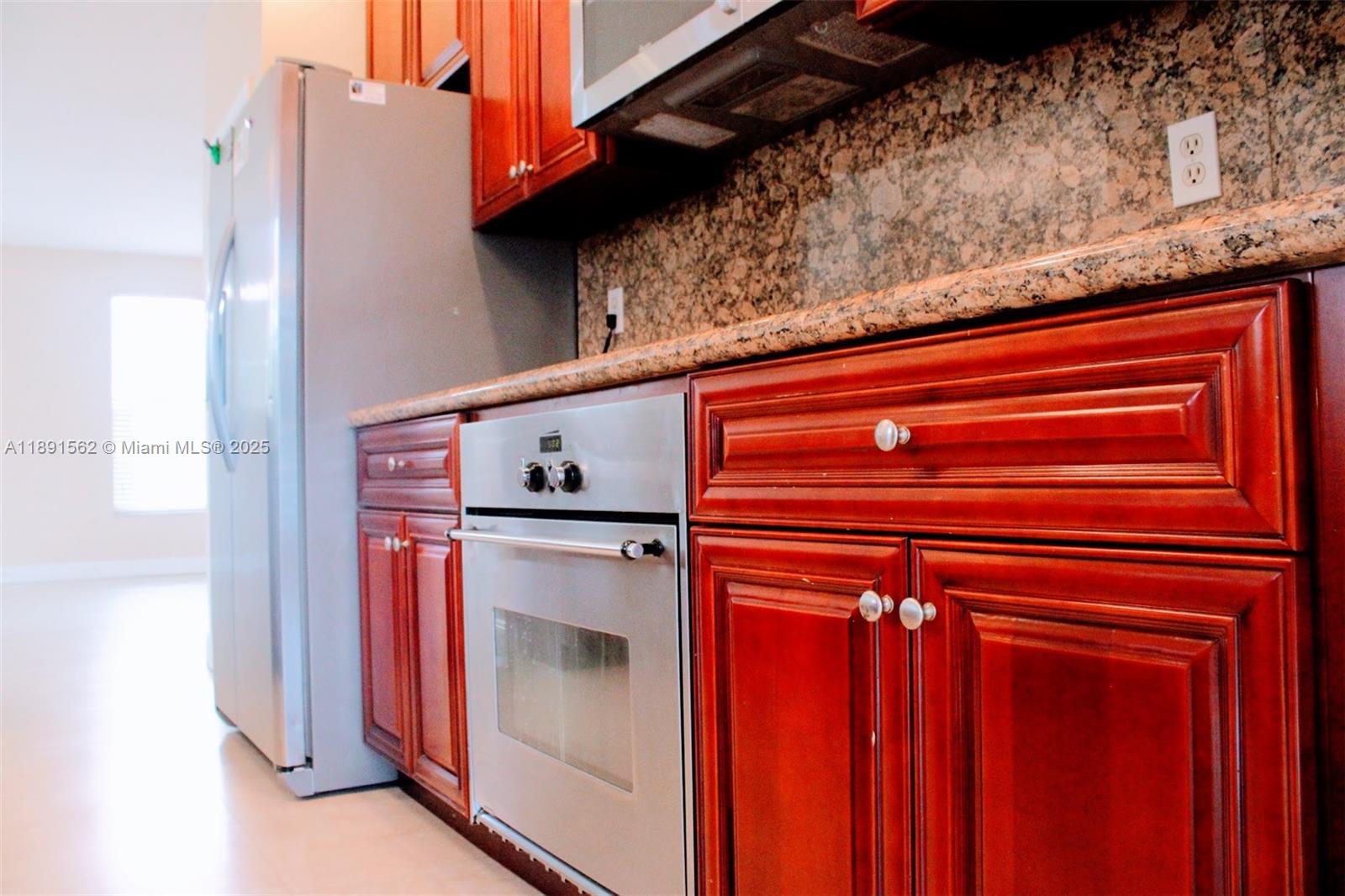 EMBASSY LAKES PHASE II - Residential Lease