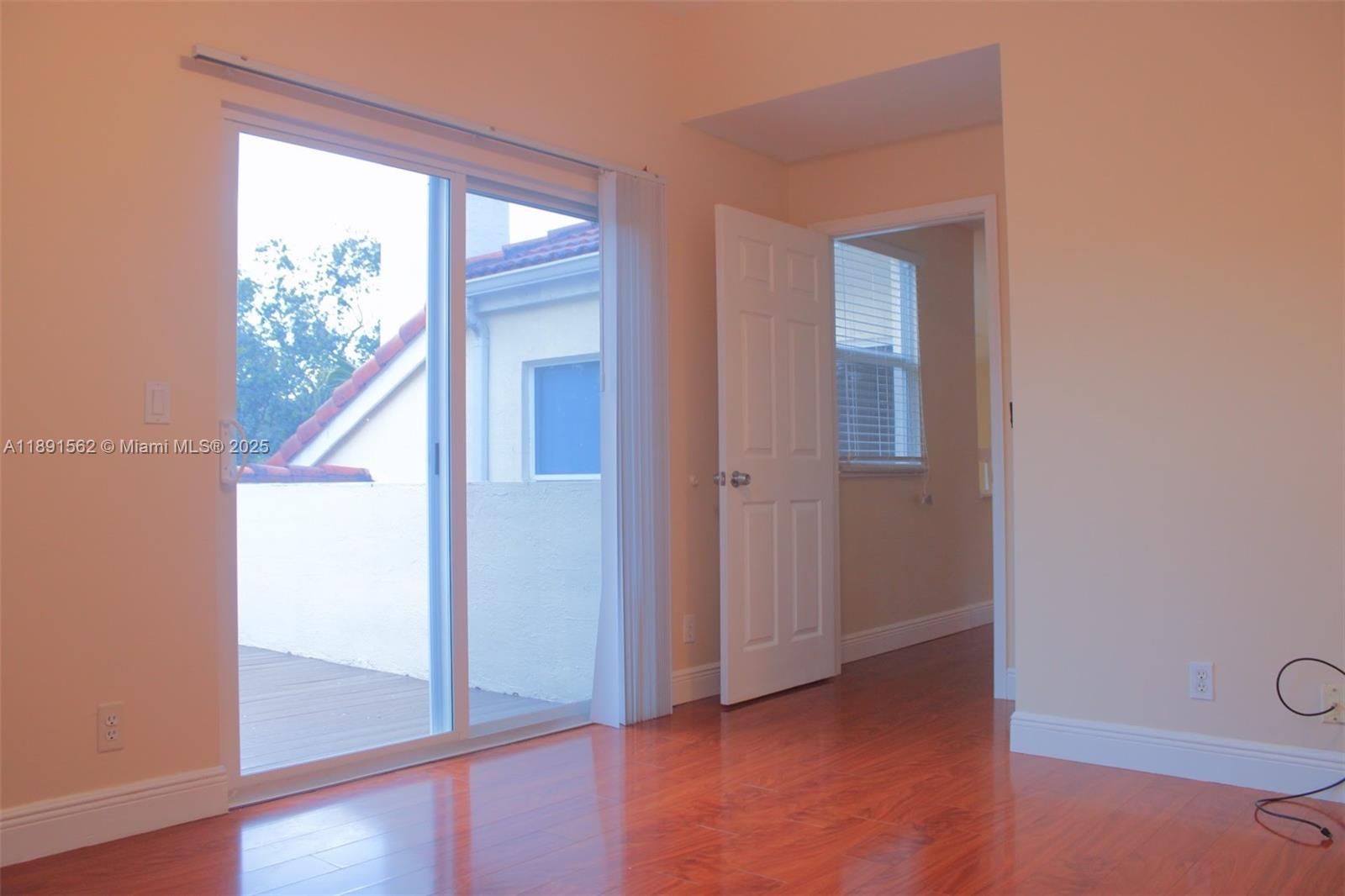 EMBASSY LAKES PHASE II - Residential Lease