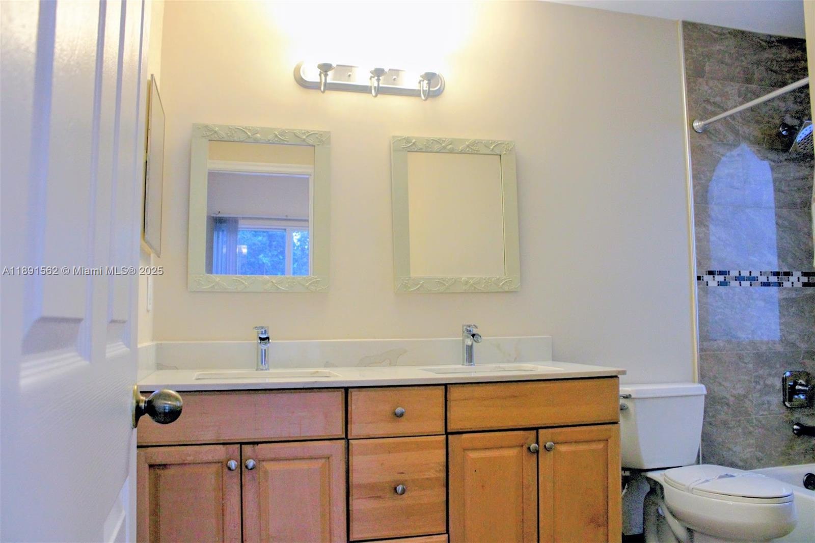 EMBASSY LAKES PHASE II - Residential Lease