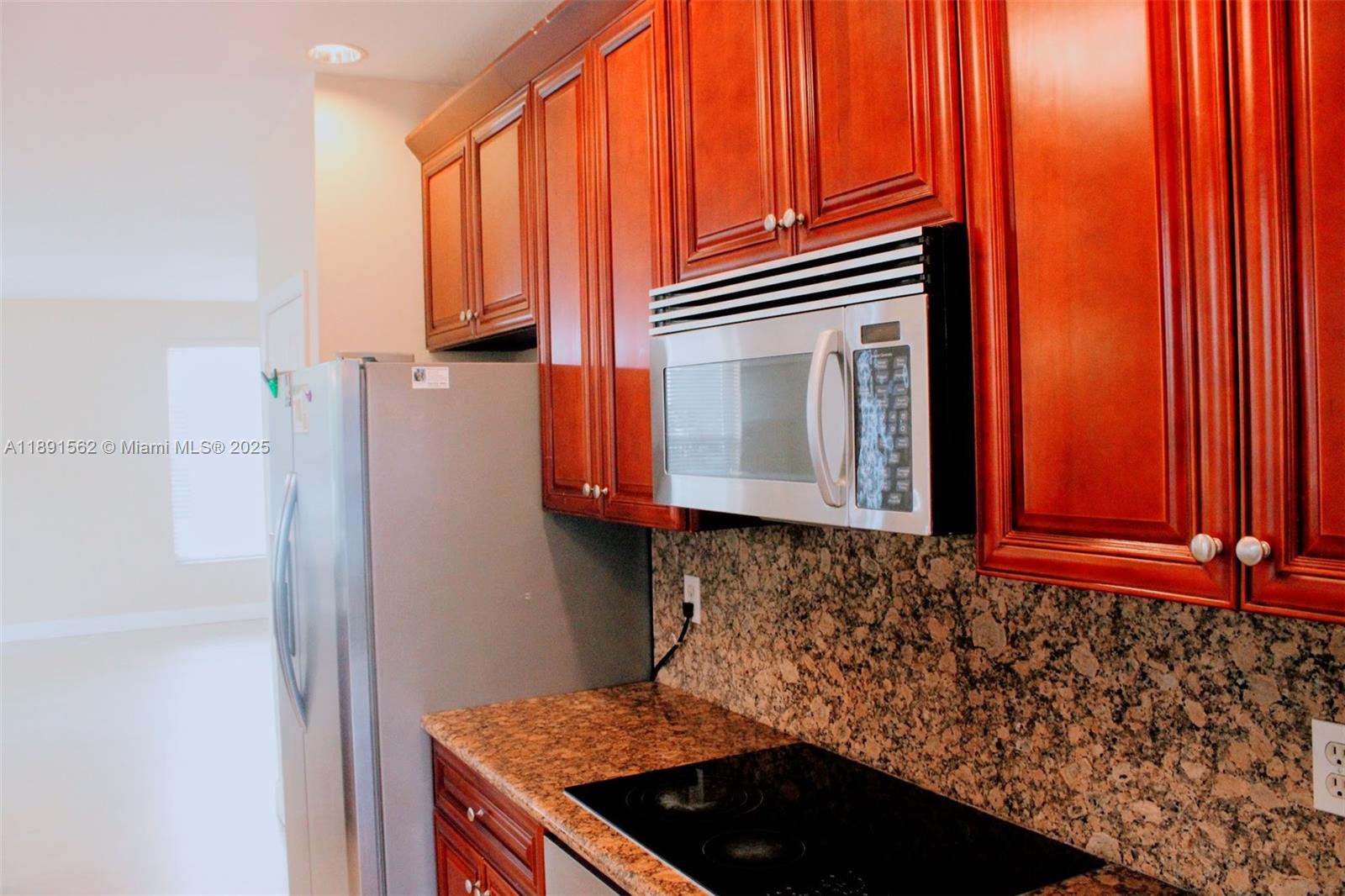 EMBASSY LAKES PHASE II - Residential Lease