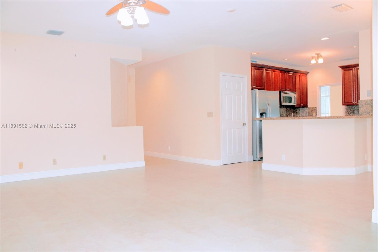 EMBASSY LAKES PHASE II - Residential Lease