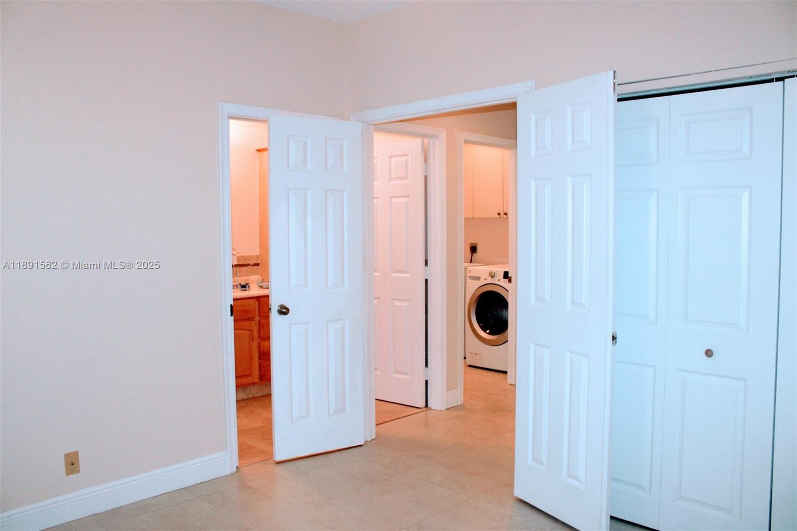 EMBASSY LAKES PHASE II - Residential Lease