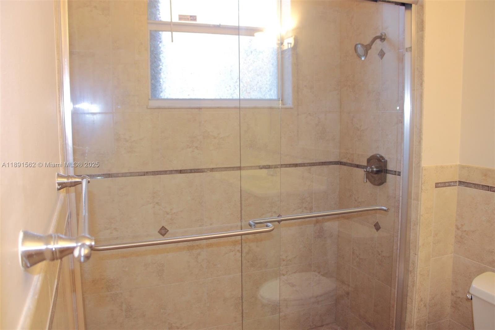 EMBASSY LAKES PHASE II - Residential Lease