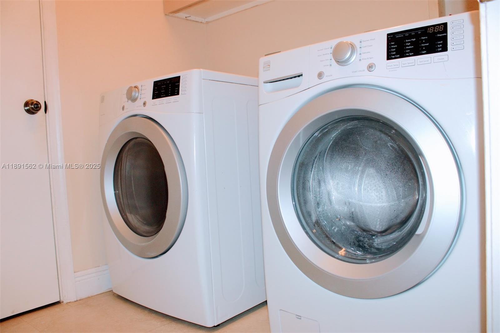 EMBASSY LAKES PHASE II - Residential Lease