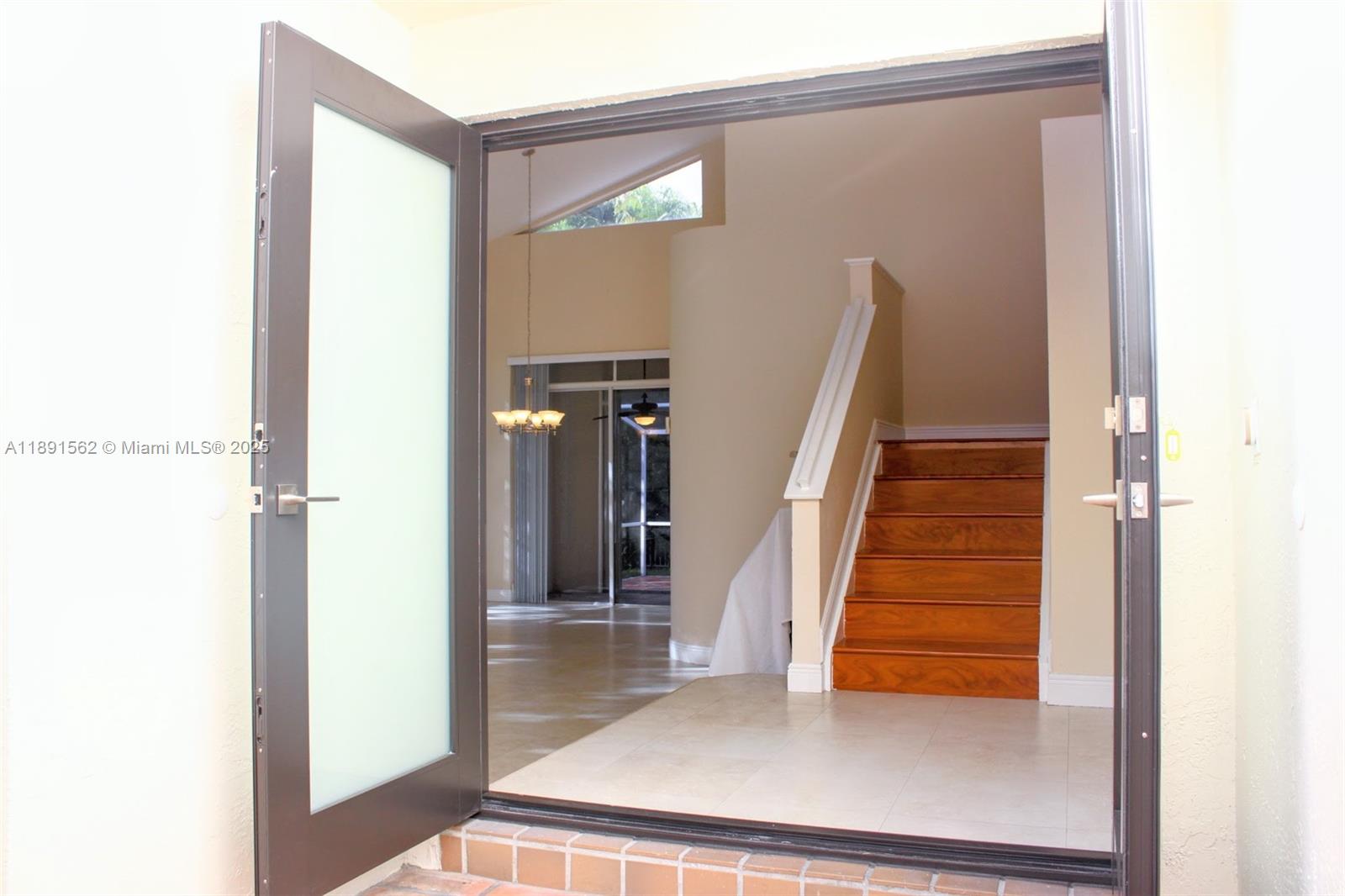 EMBASSY LAKES PHASE II - Residential Lease