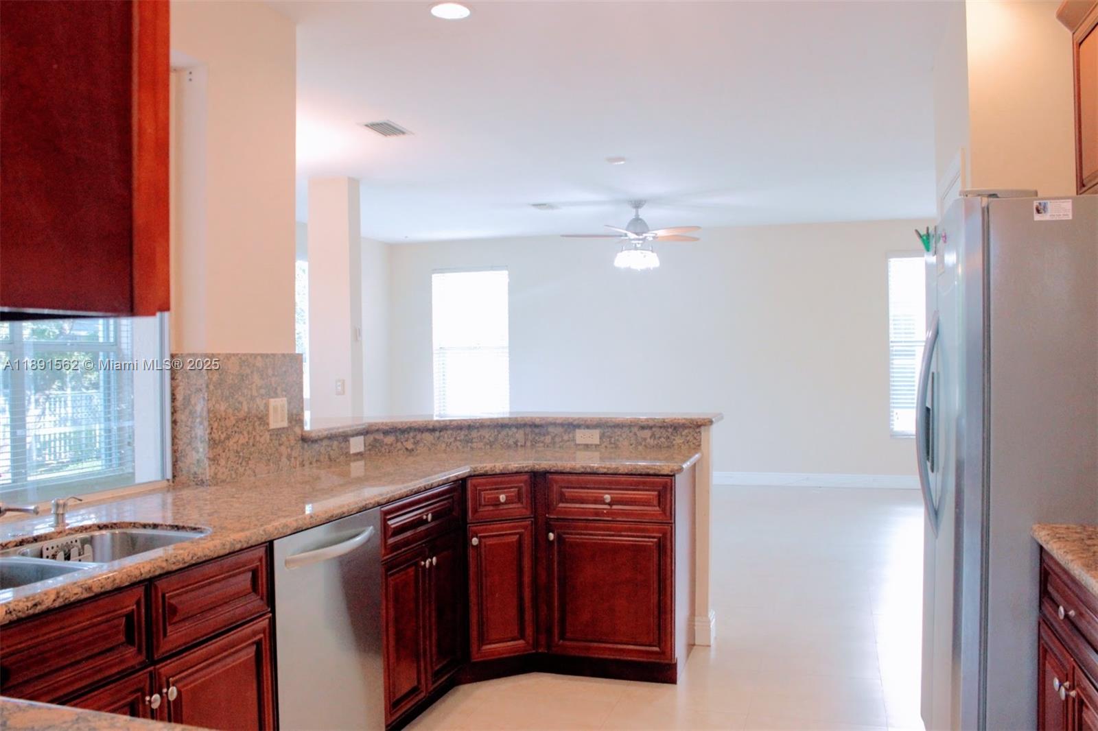 EMBASSY LAKES PHASE II - Residential Lease