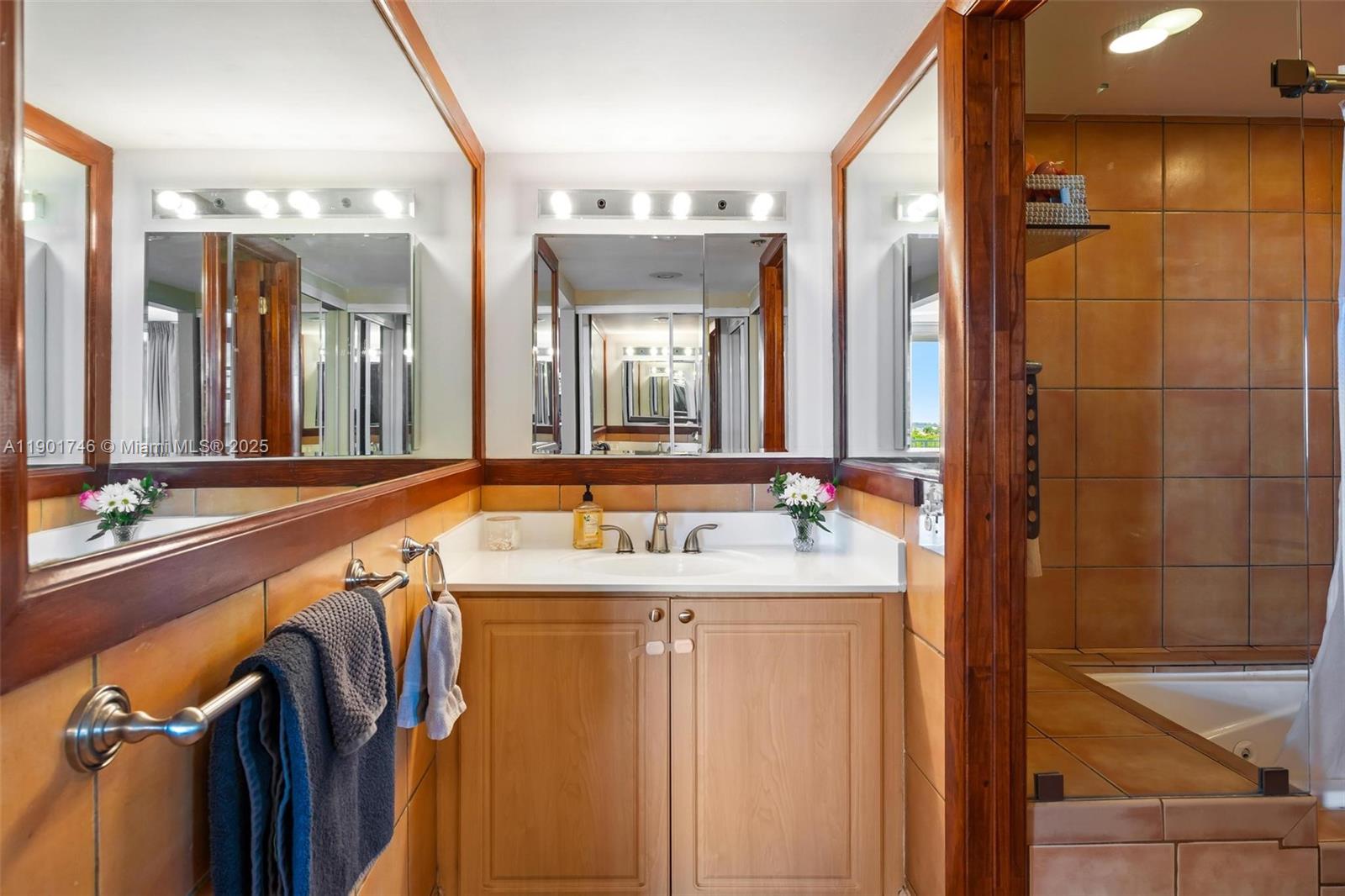 CLEARVIEW TOWERS CONDO - Residential