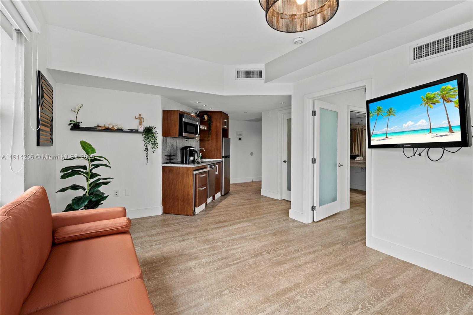 THE STRAND ON OCEAN DRIVE - Residential