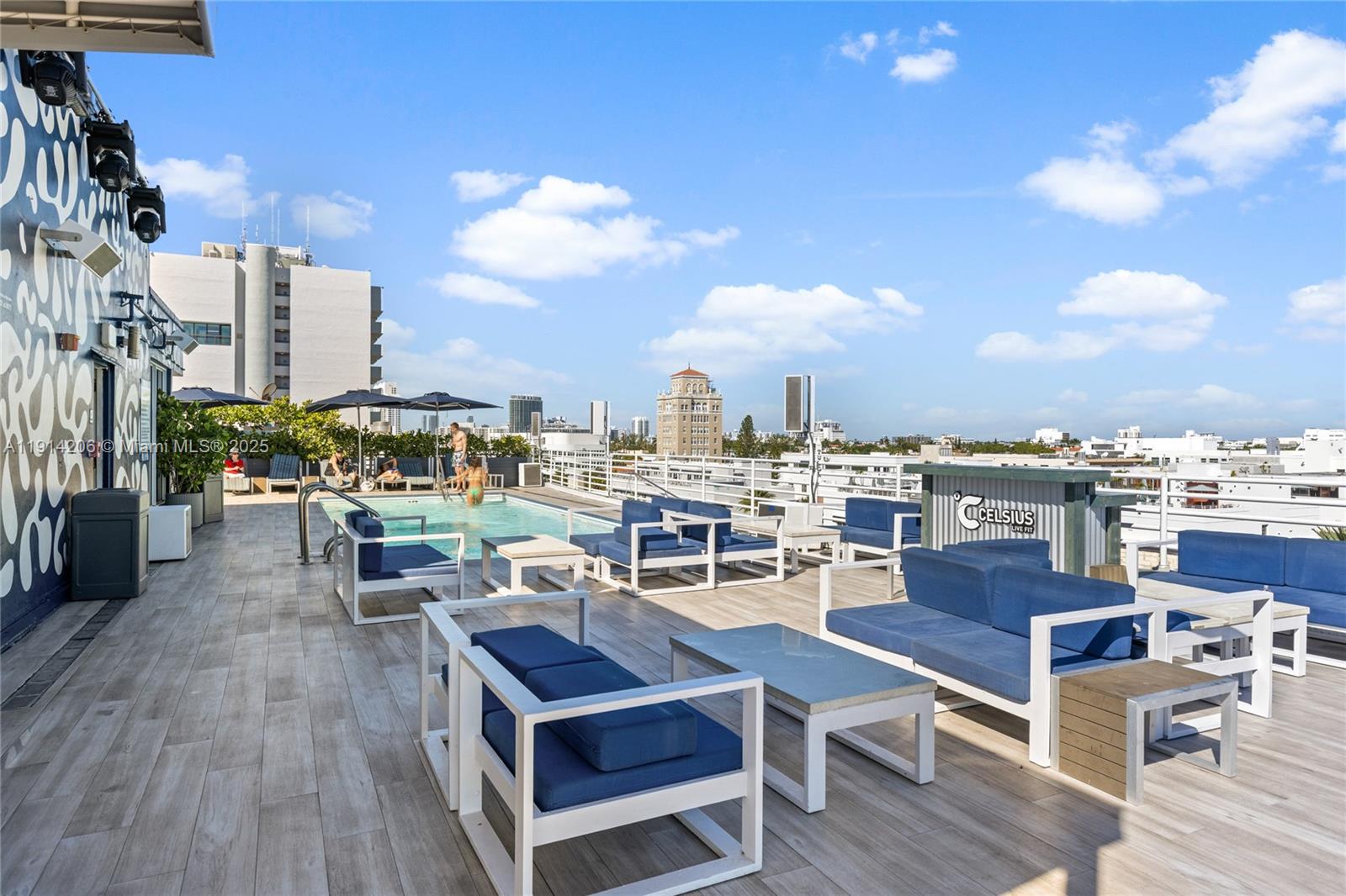 THE STRAND ON OCEAN DRIVE - Residential