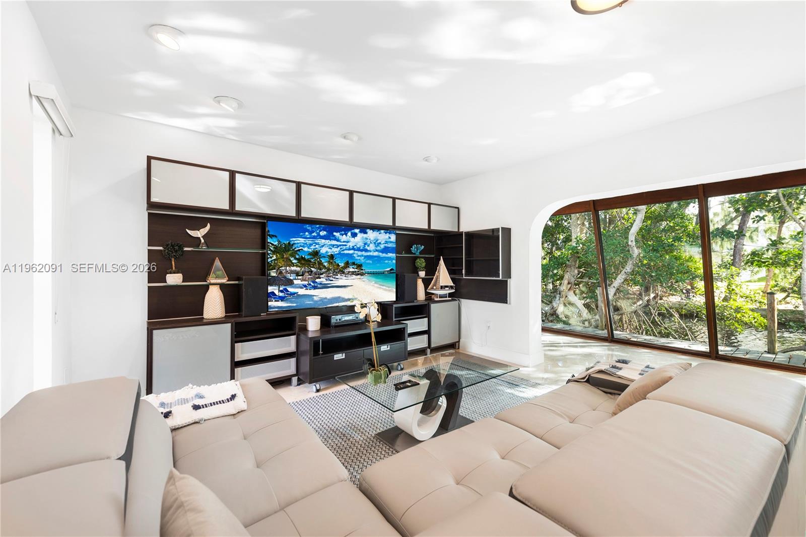 ENCHANTED LAKE - Residential