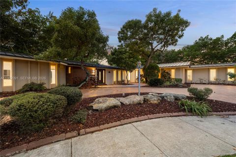 19860 NE 24th Ct Miami FL 33180