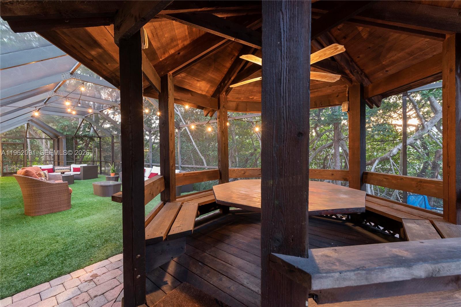 ENCHANTED LAKE - Residential