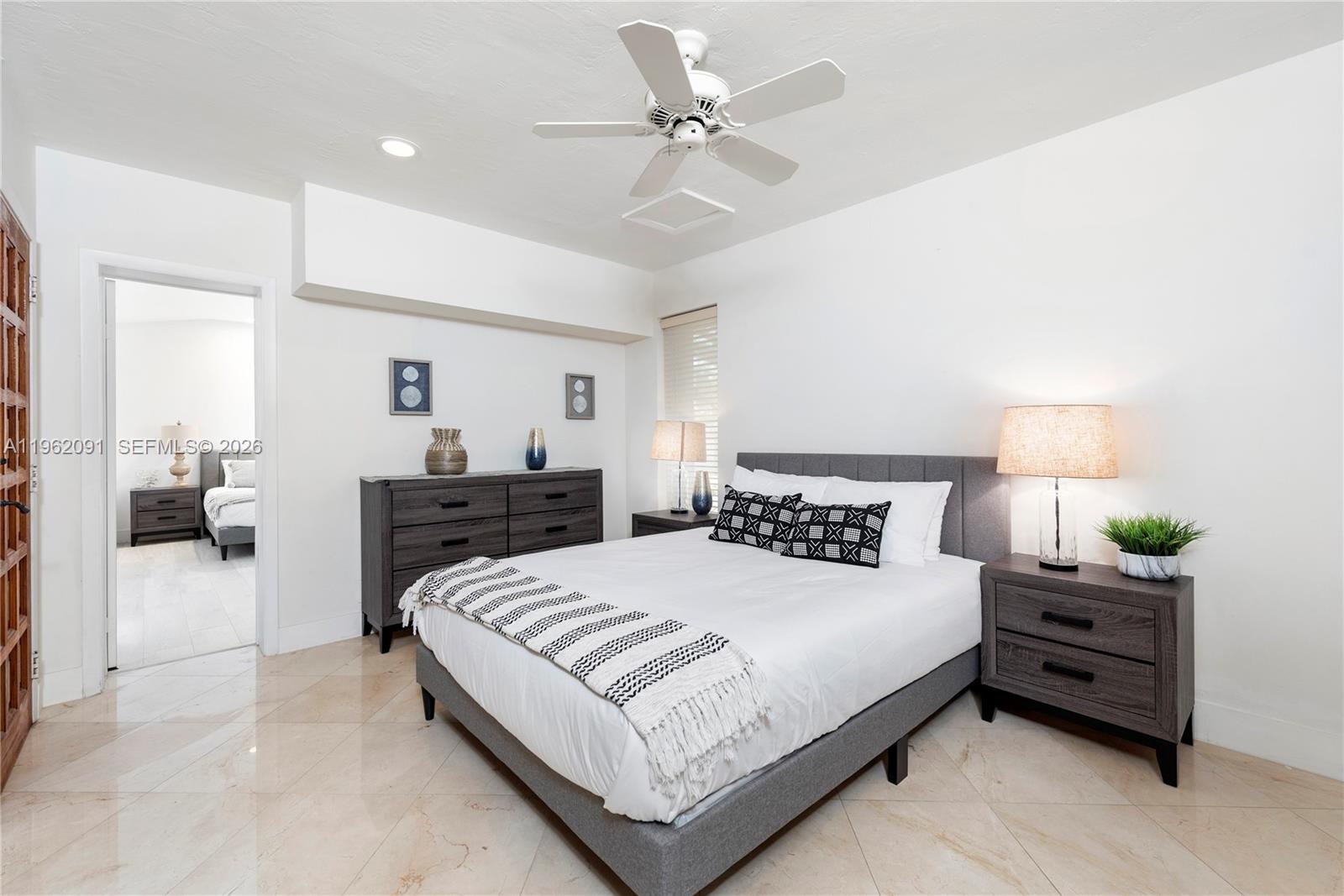 ENCHANTED LAKE - Residential