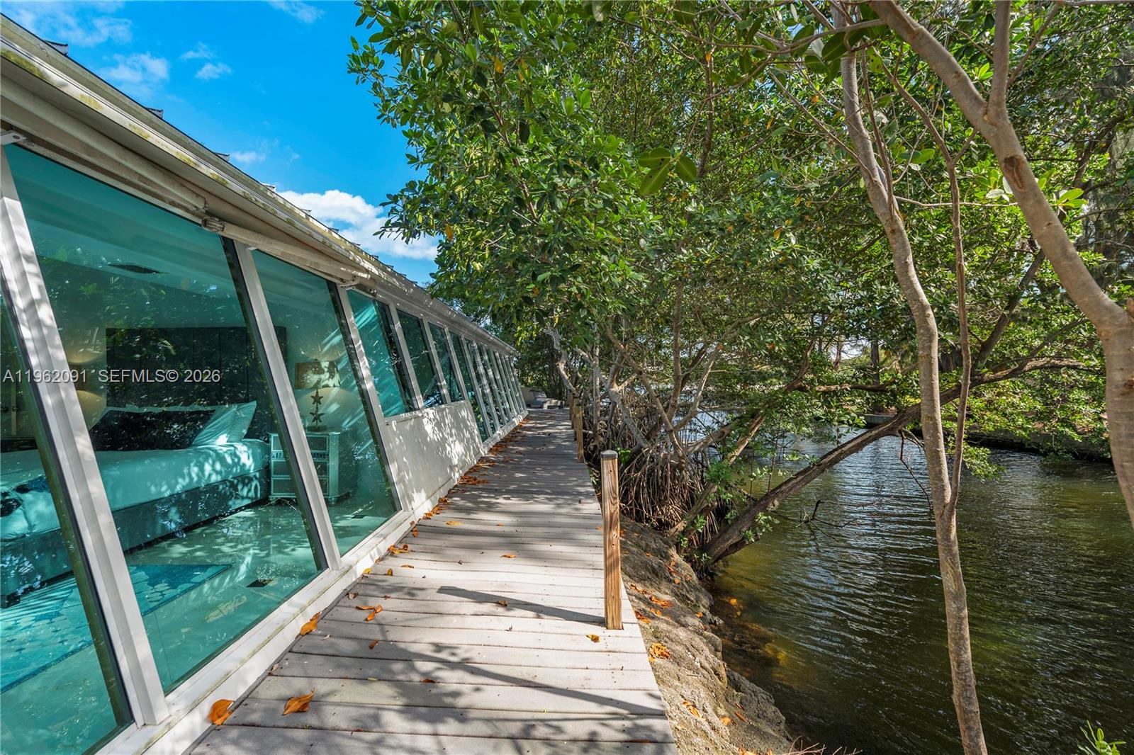 ENCHANTED LAKE - Residential