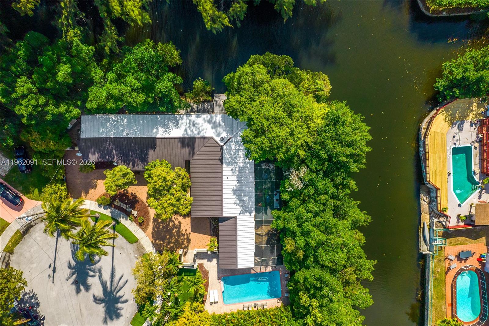 ENCHANTED LAKE - Residential