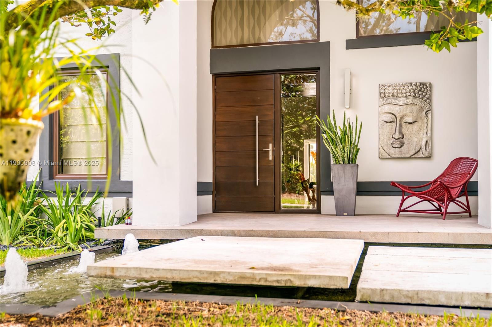 MYSTIQUE - Residential Lease