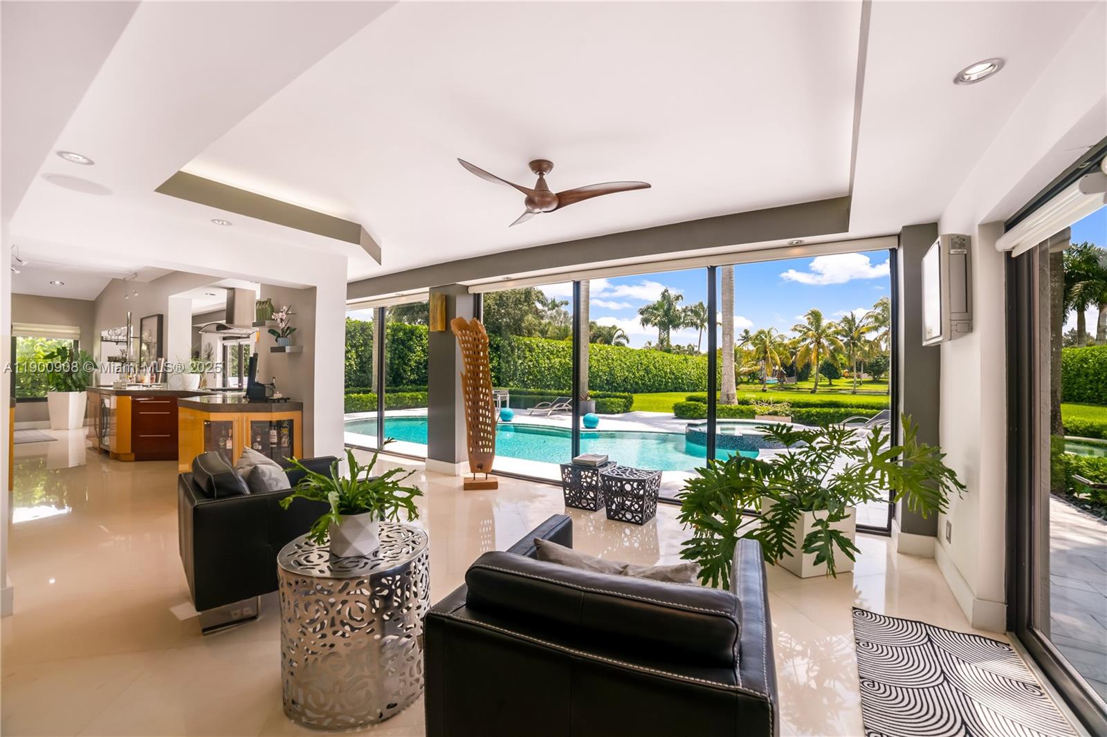 MYSTIQUE - Residential Lease