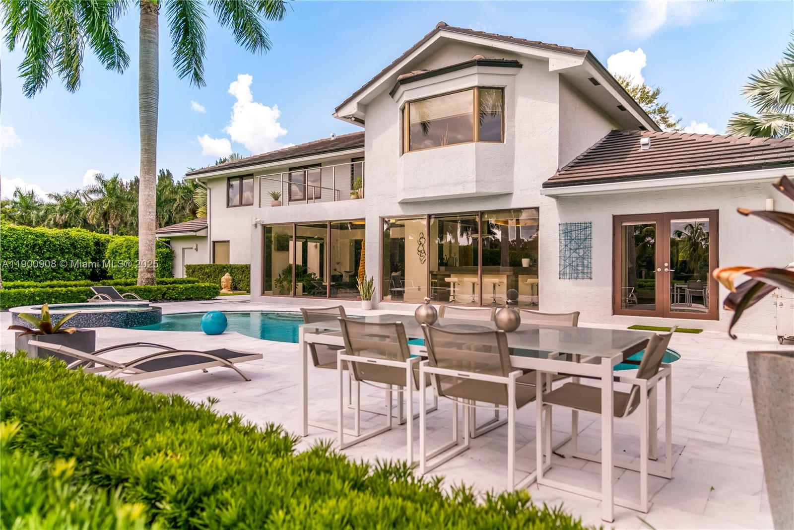 MYSTIQUE - Residential Lease