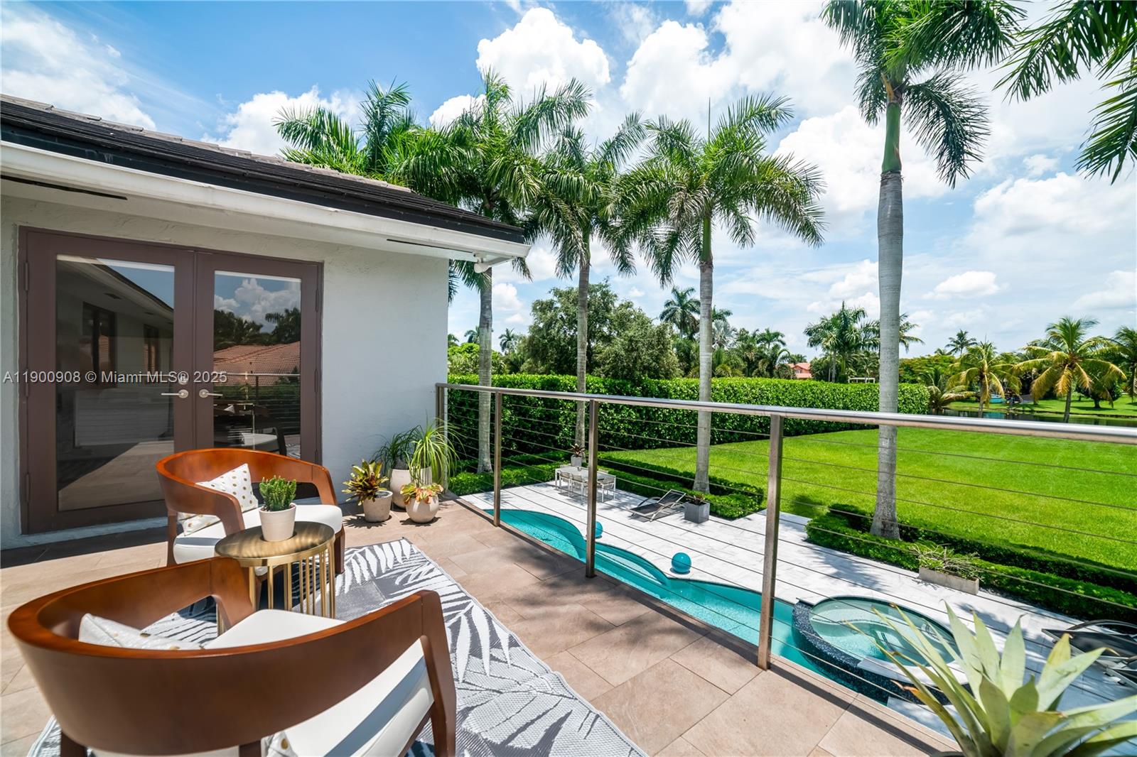 MYSTIQUE - Residential Lease