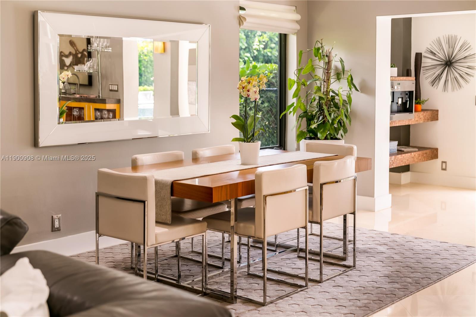 MYSTIQUE - Residential Lease