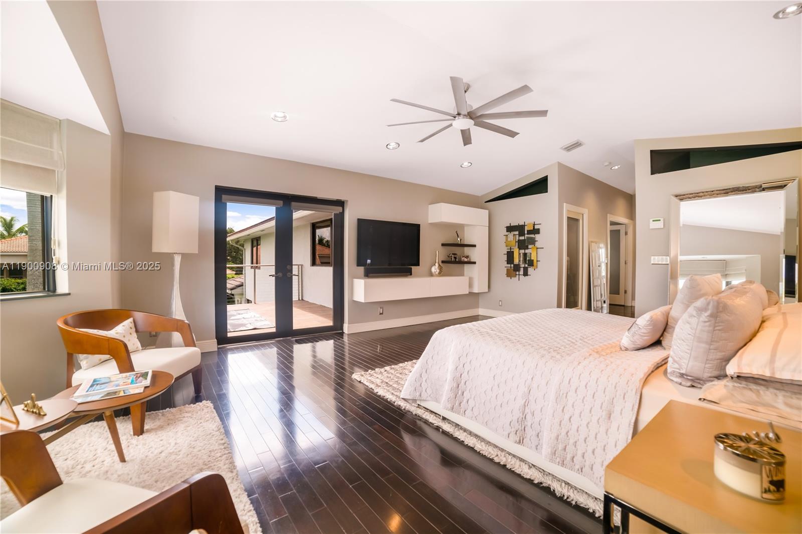 MYSTIQUE - Residential Lease