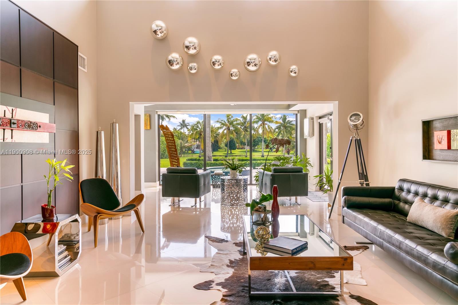 MYSTIQUE - Residential Lease