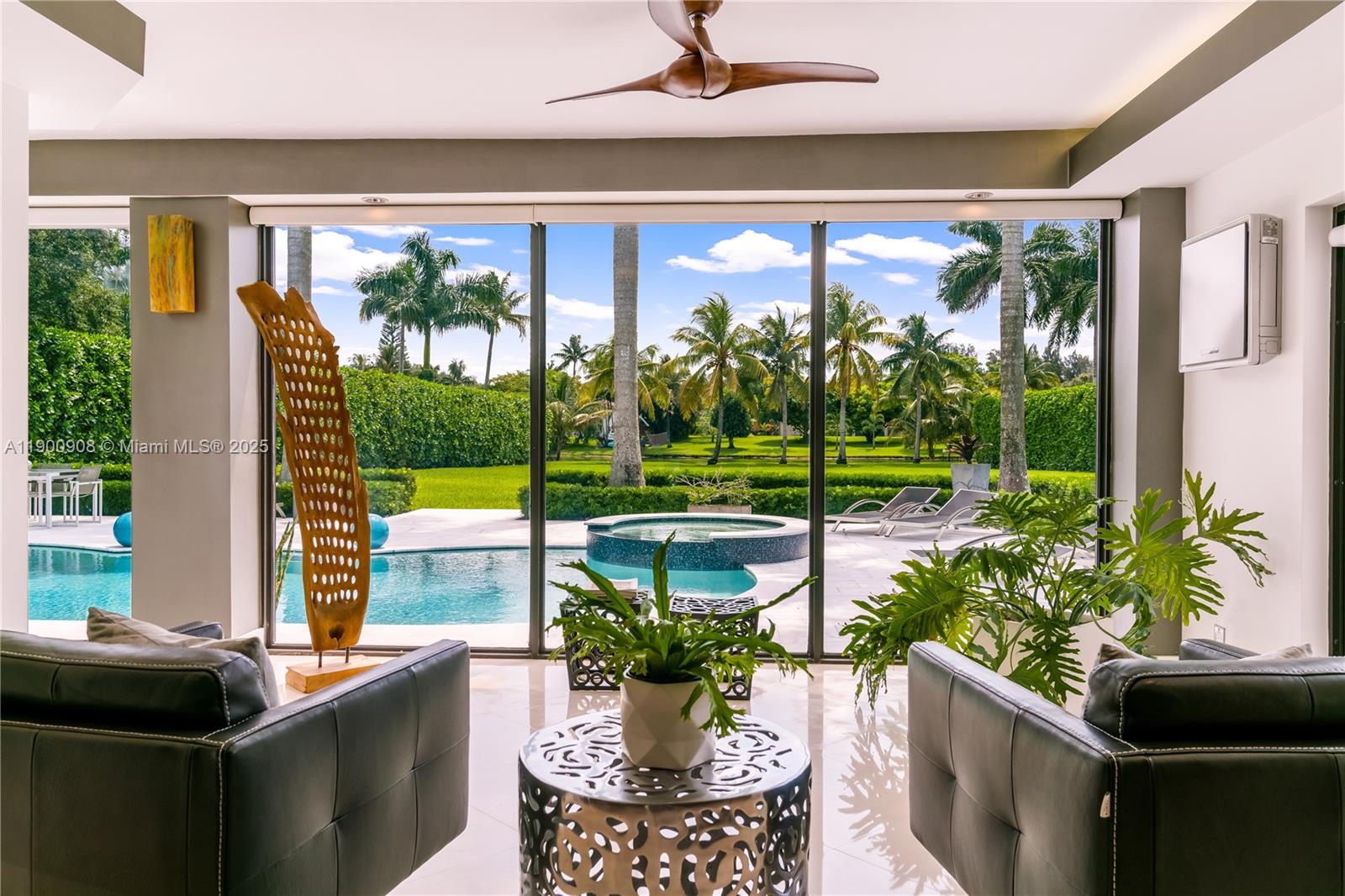 MYSTIQUE - Residential Lease