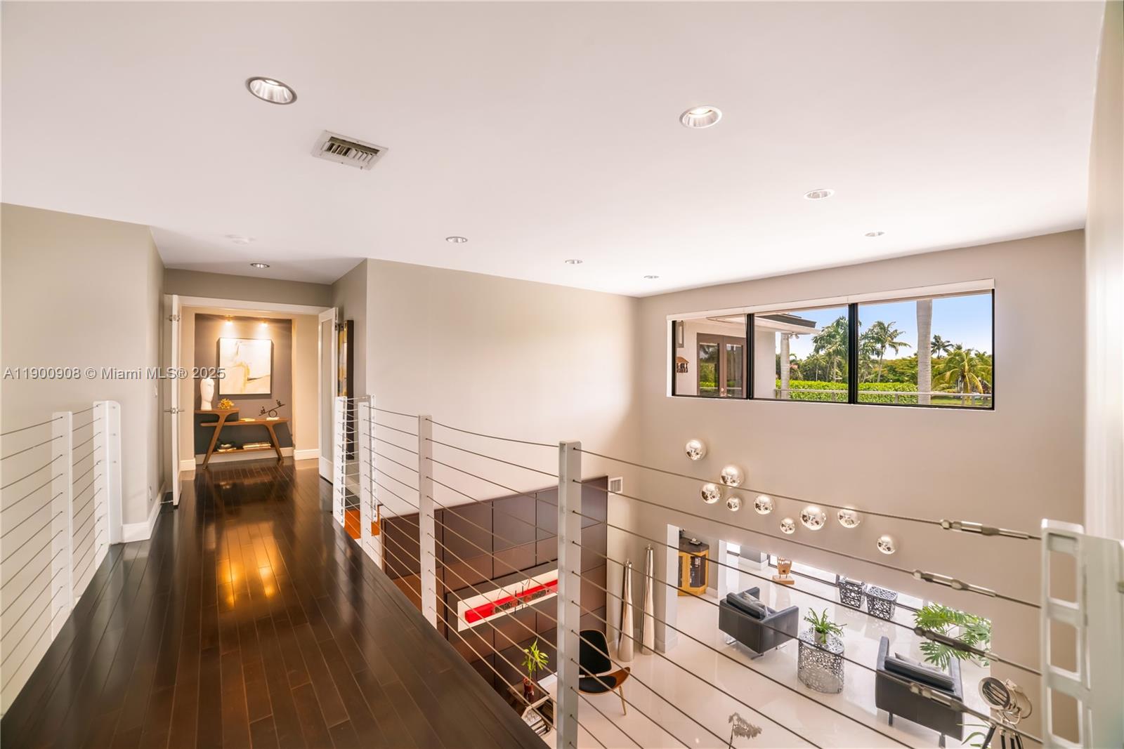 MYSTIQUE - Residential Lease