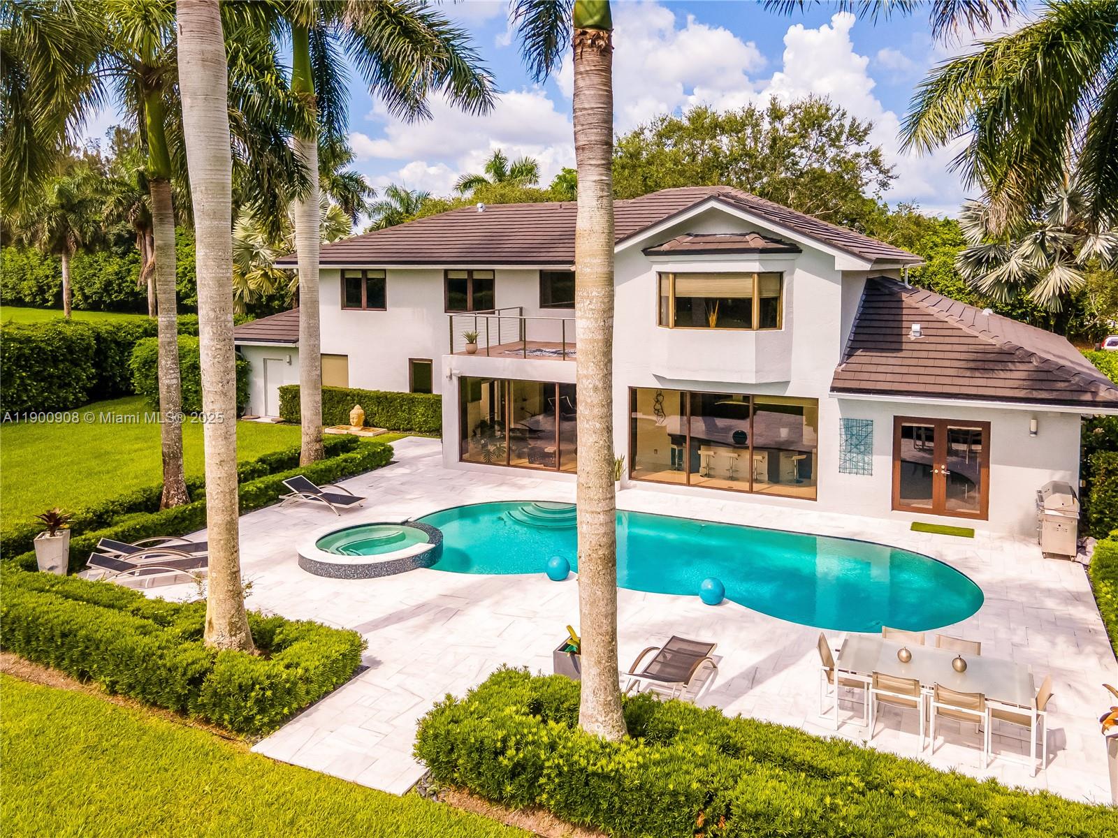 MYSTIQUE - Residential Lease