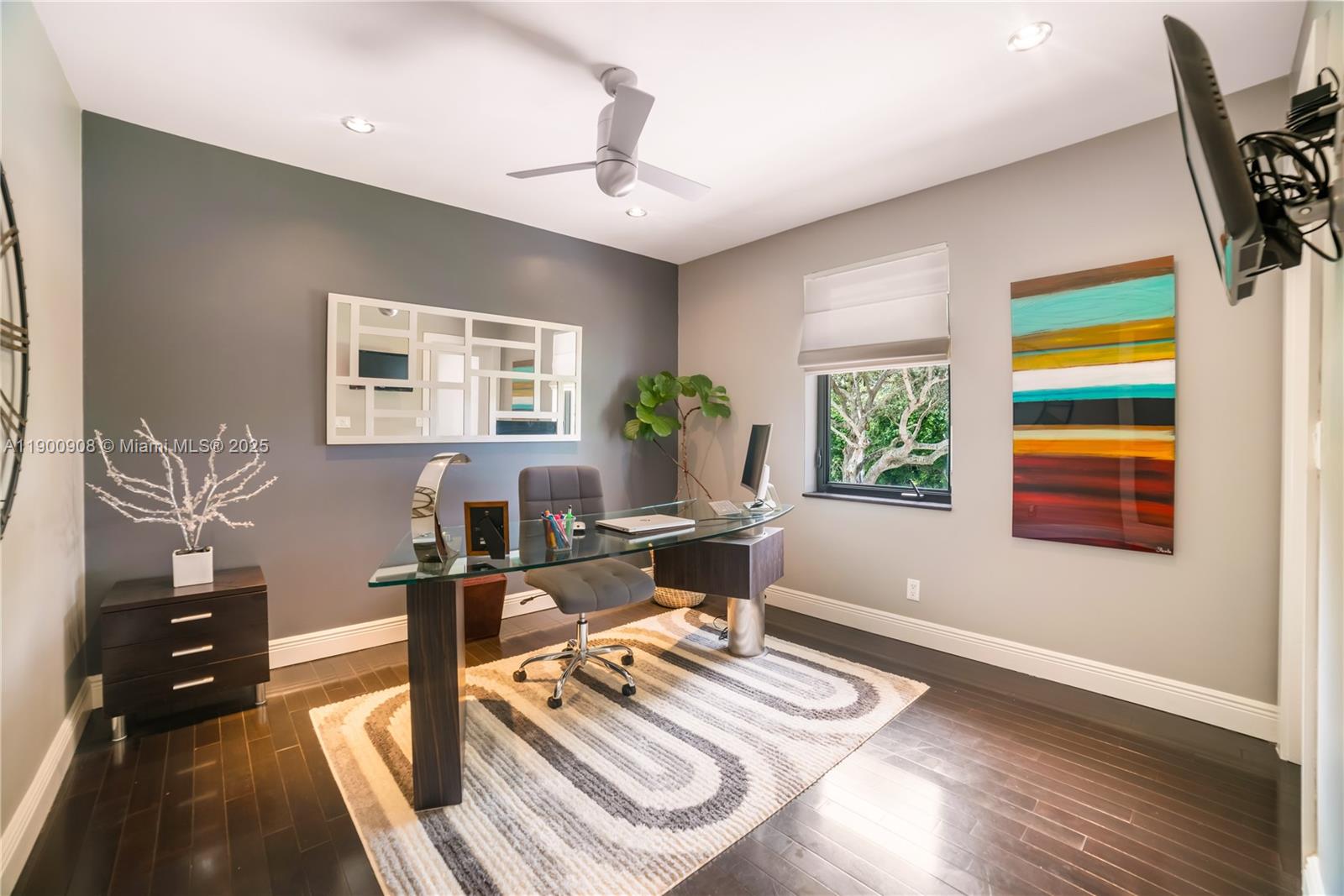 MYSTIQUE - Residential Lease