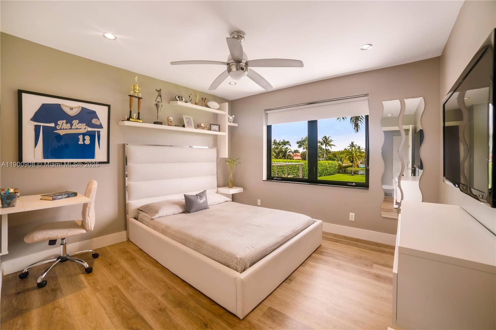 MYSTIQUE - Residential Lease