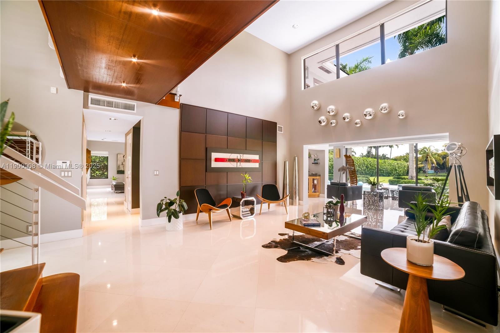 MYSTIQUE - Residential Lease