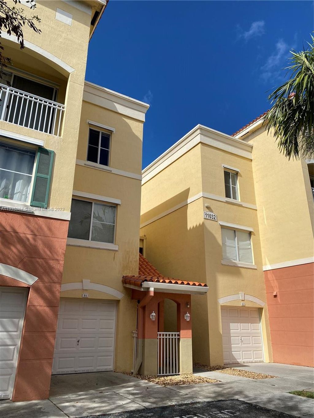 Photo of 11032 Legacy Dr #305, Palm Beach Gardens, FL 33410 (MLS # A11335367)