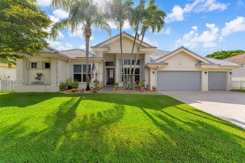 Photo of 2825 Fairways Dr, Homestead, FL 33035 (MLS # A12083290)