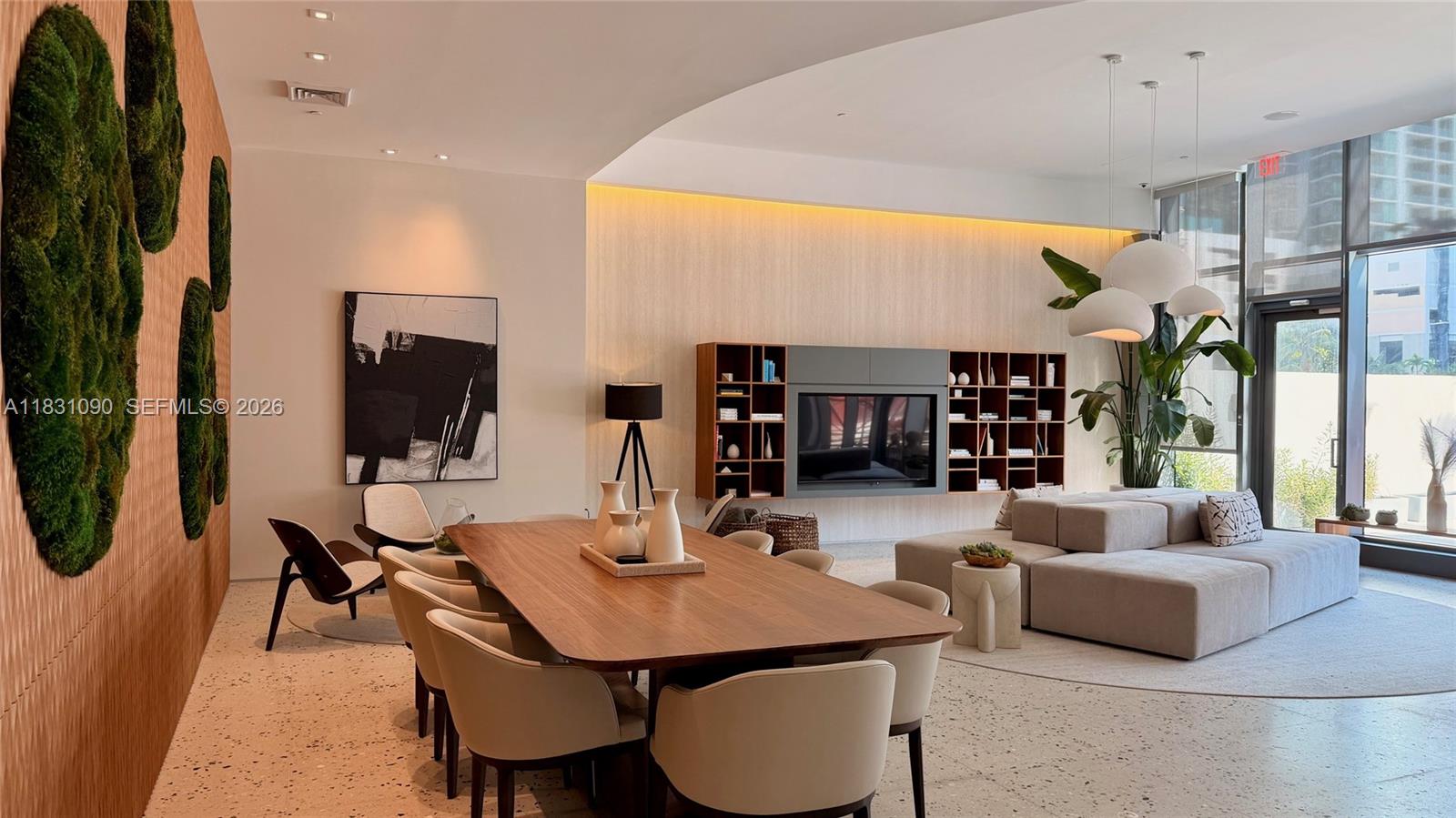 ICON BAY CONDO - Residential