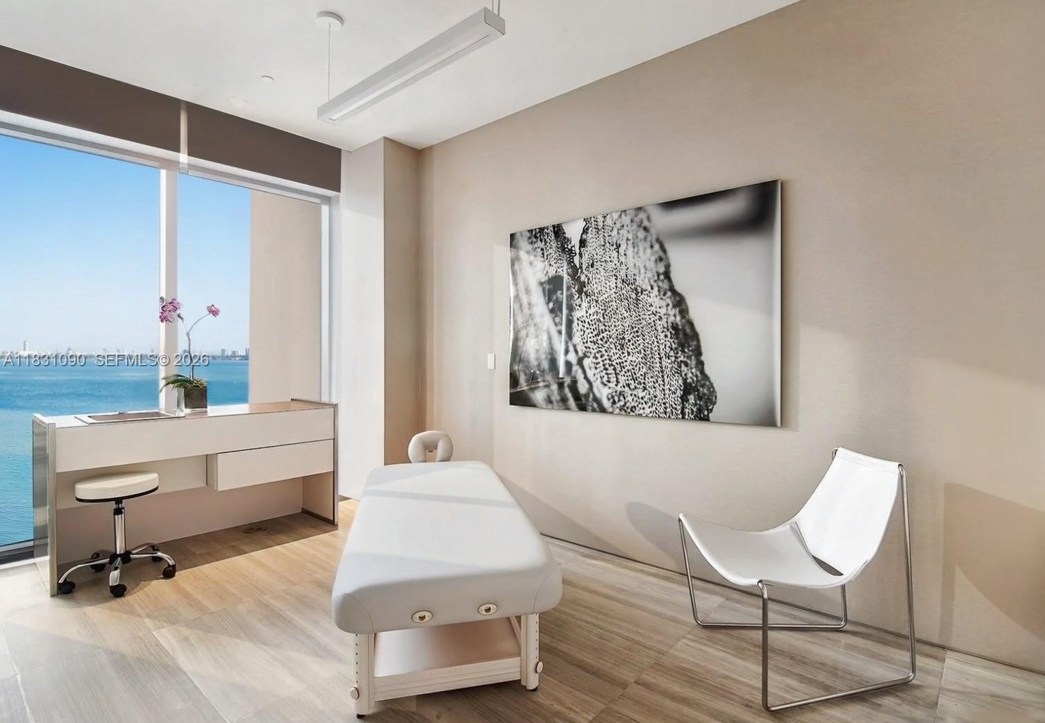 ICON BAY CONDO - Residential