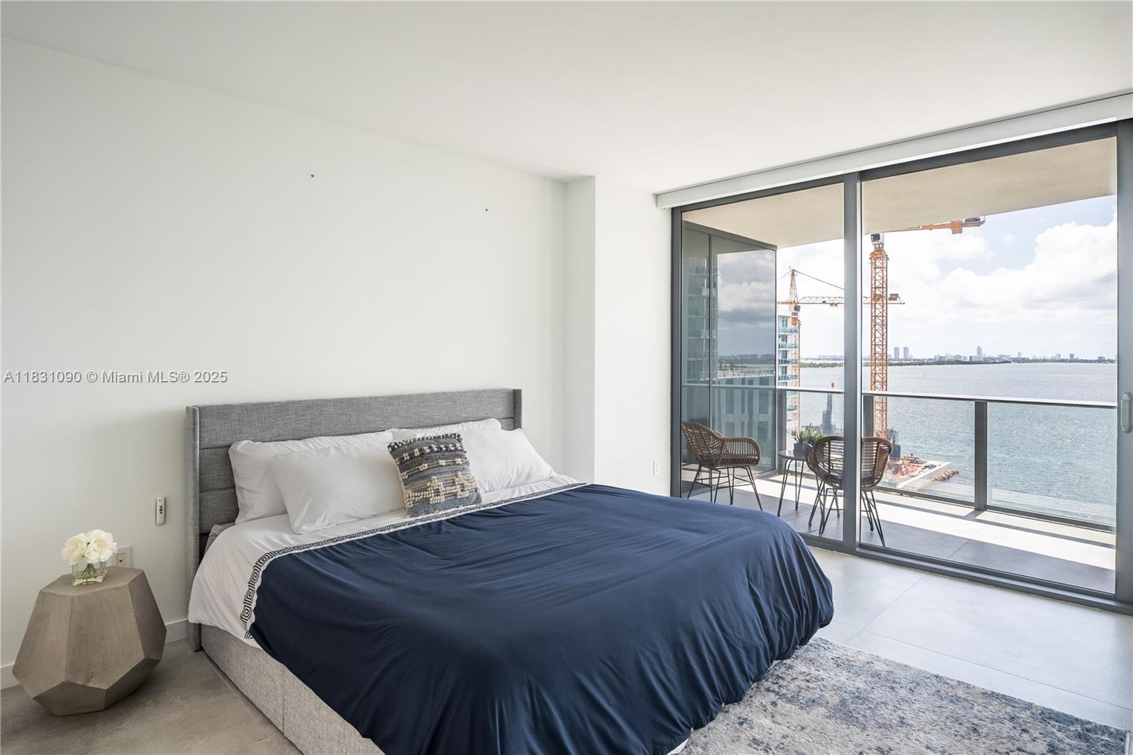 ICON BAY CONDO - Residential