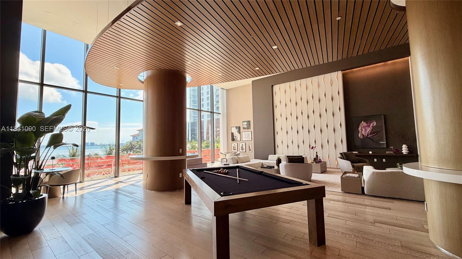 ICON BAY CONDO - Residential