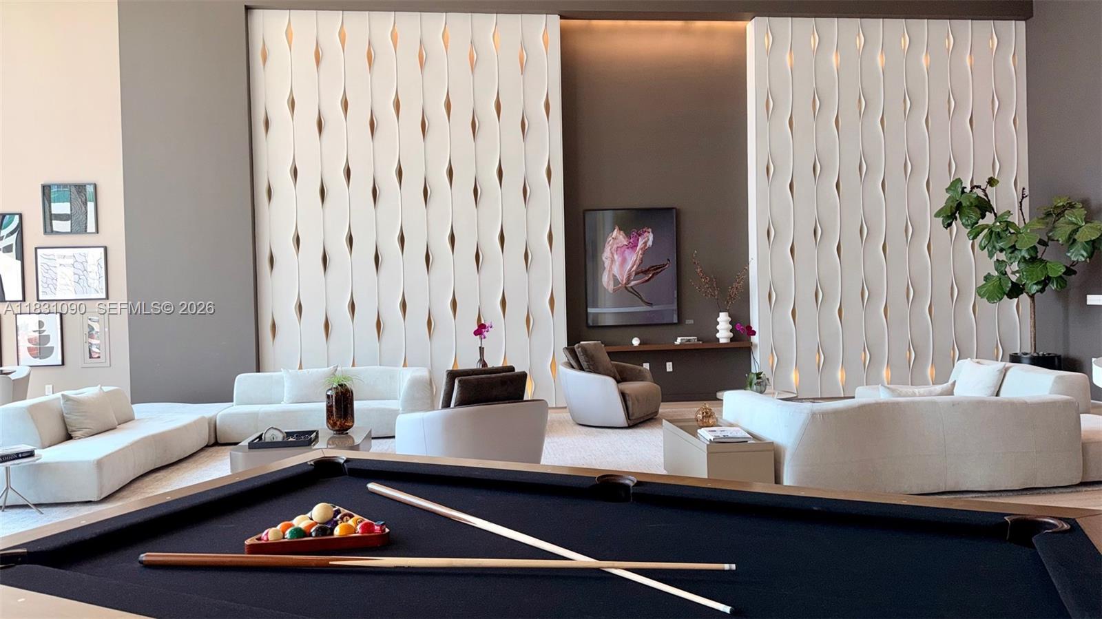 ICON BAY CONDO - Residential