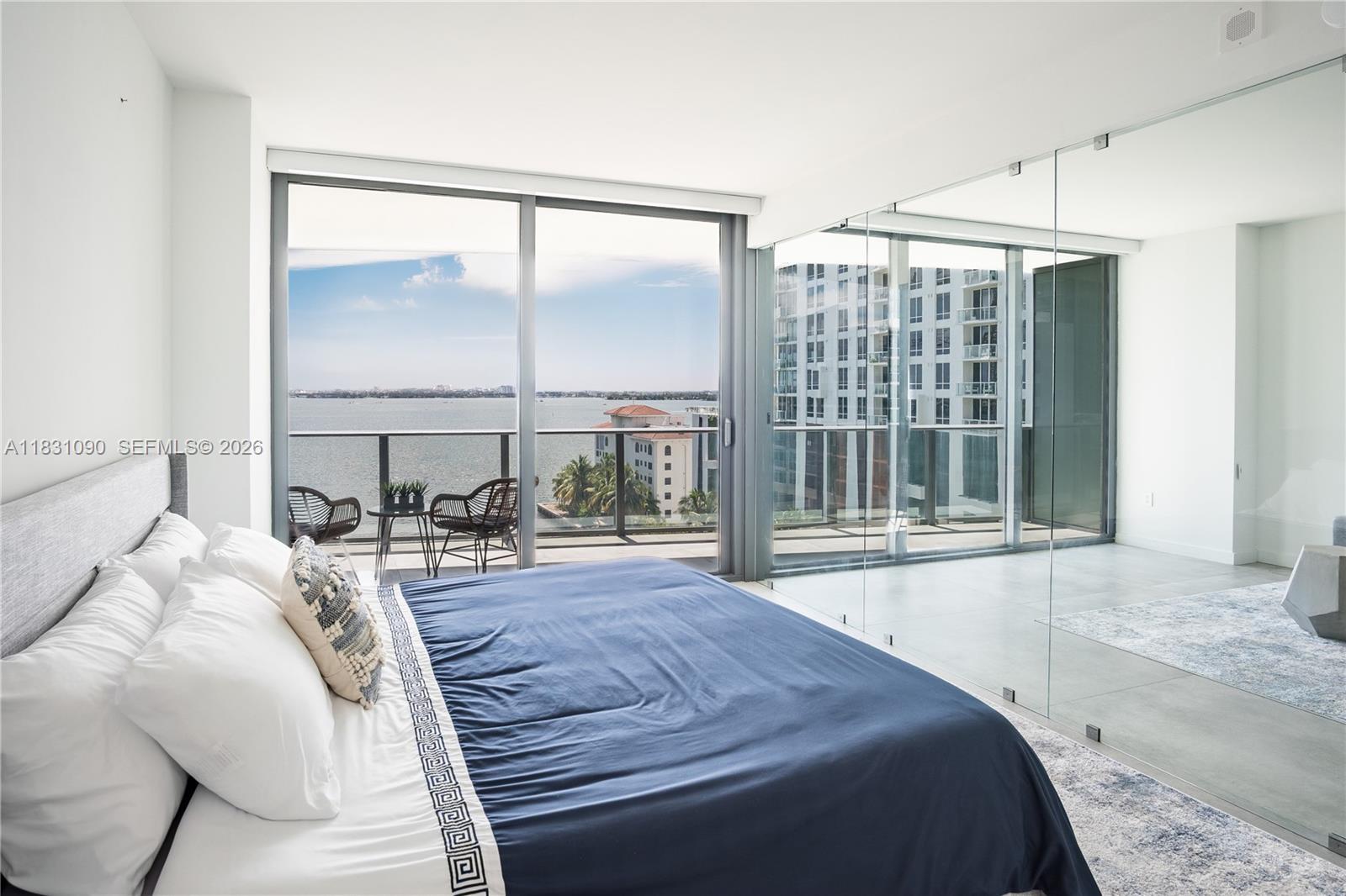 ICON BAY CONDO - Residential