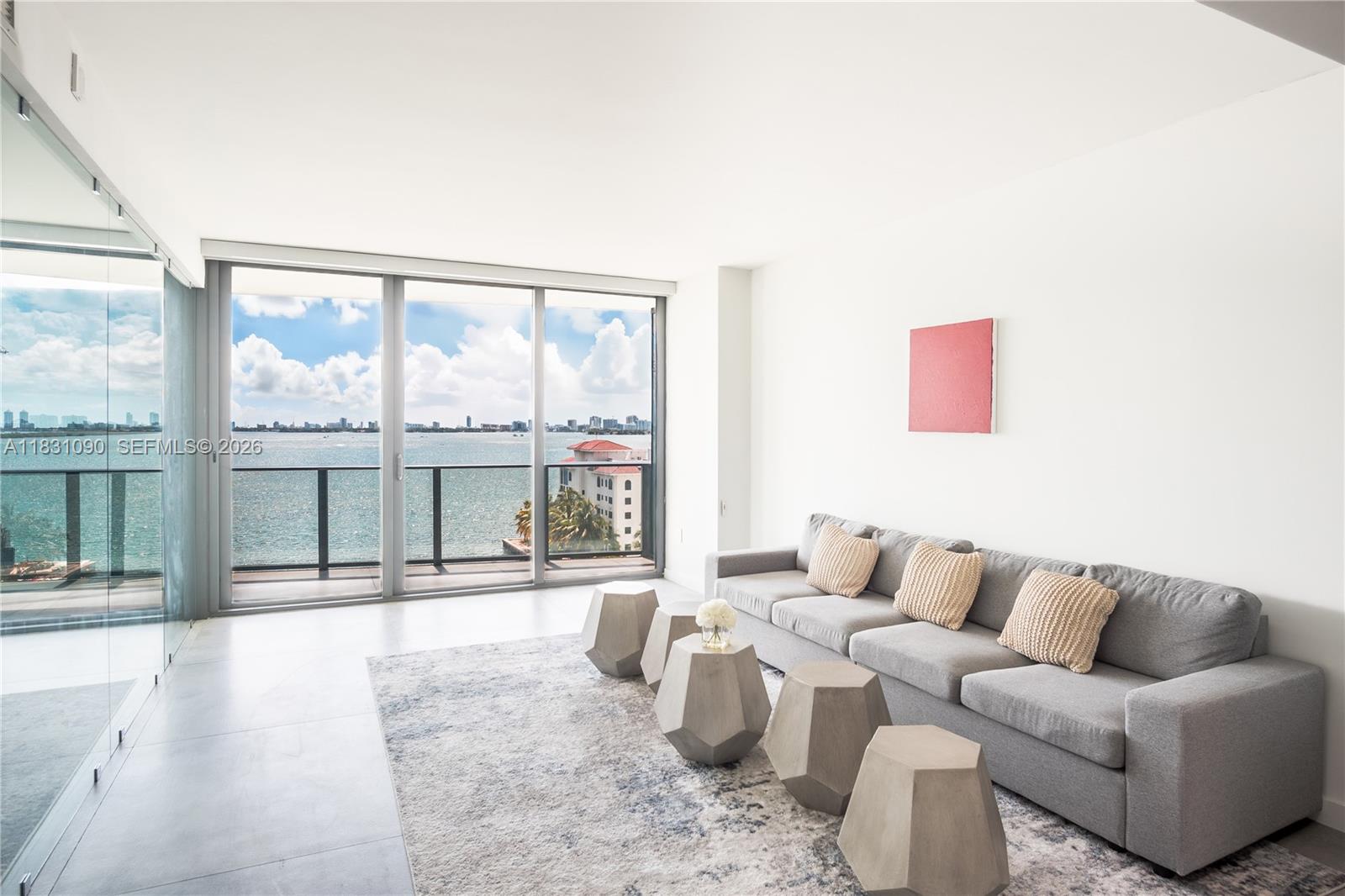 ICON BAY CONDO - Residential