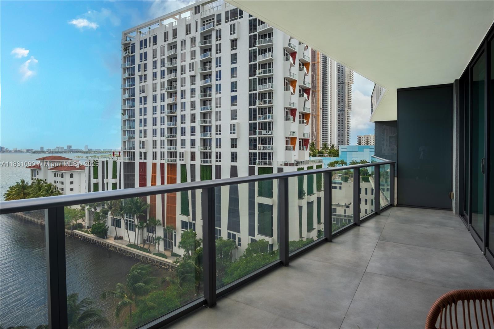 ICON BAY CONDO - Residential