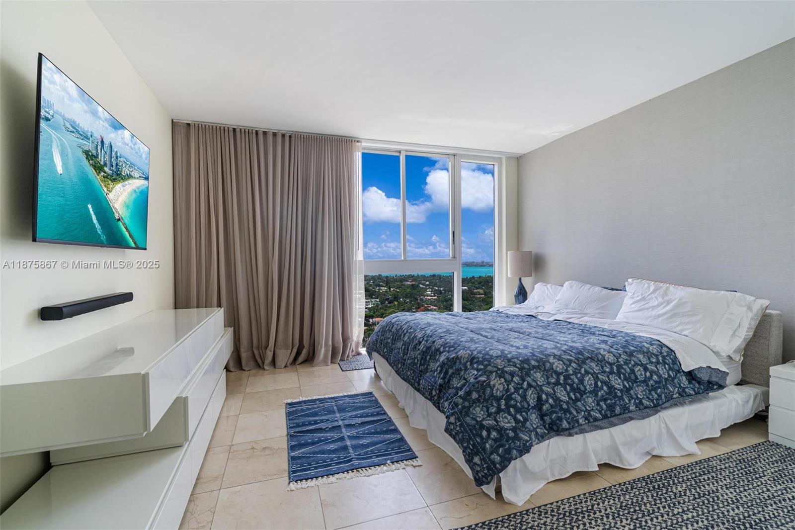 BLUE DIAMOND CONDO - Residential