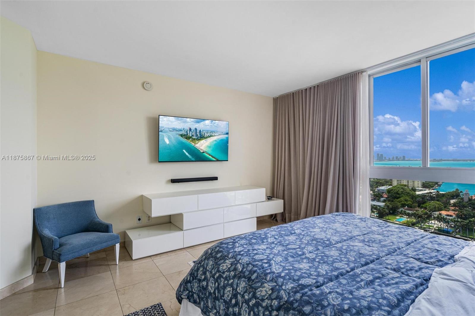 BLUE DIAMOND CONDO - Residential