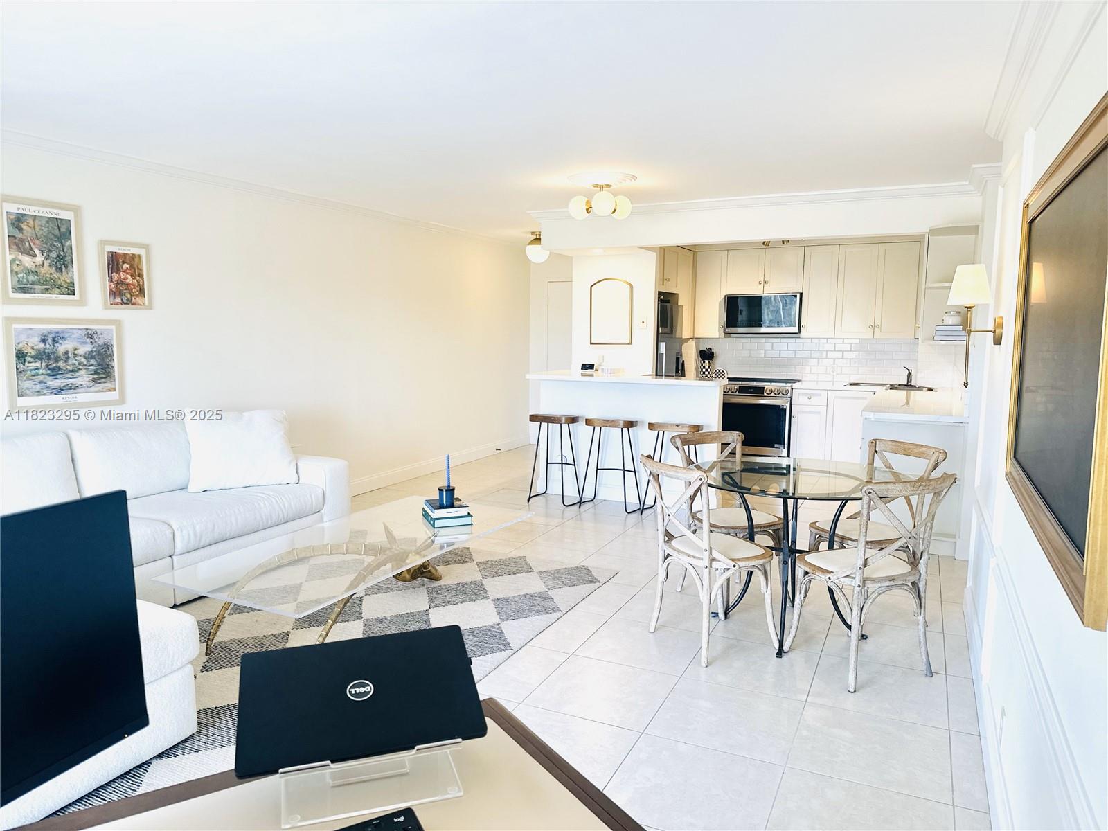 1625 SE 10th Ave 305, Fort Lauderdale, FL, 33316/$239,000 4 1625 SE 10th Ave 305