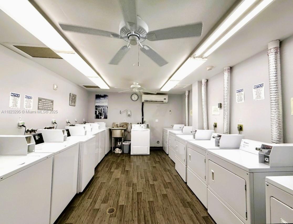 RUNAWAY BAY CONDO - Residential