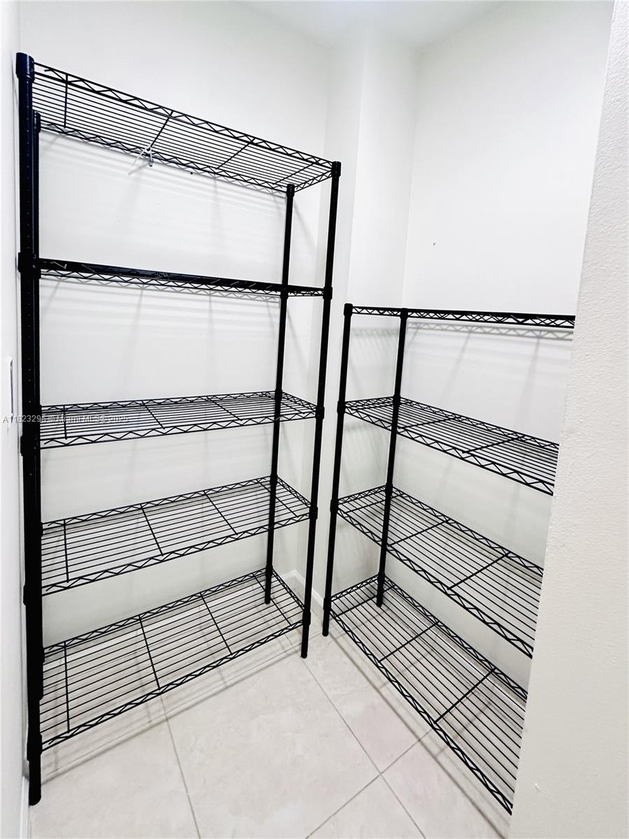 RUNAWAY BAY CONDO - Residential