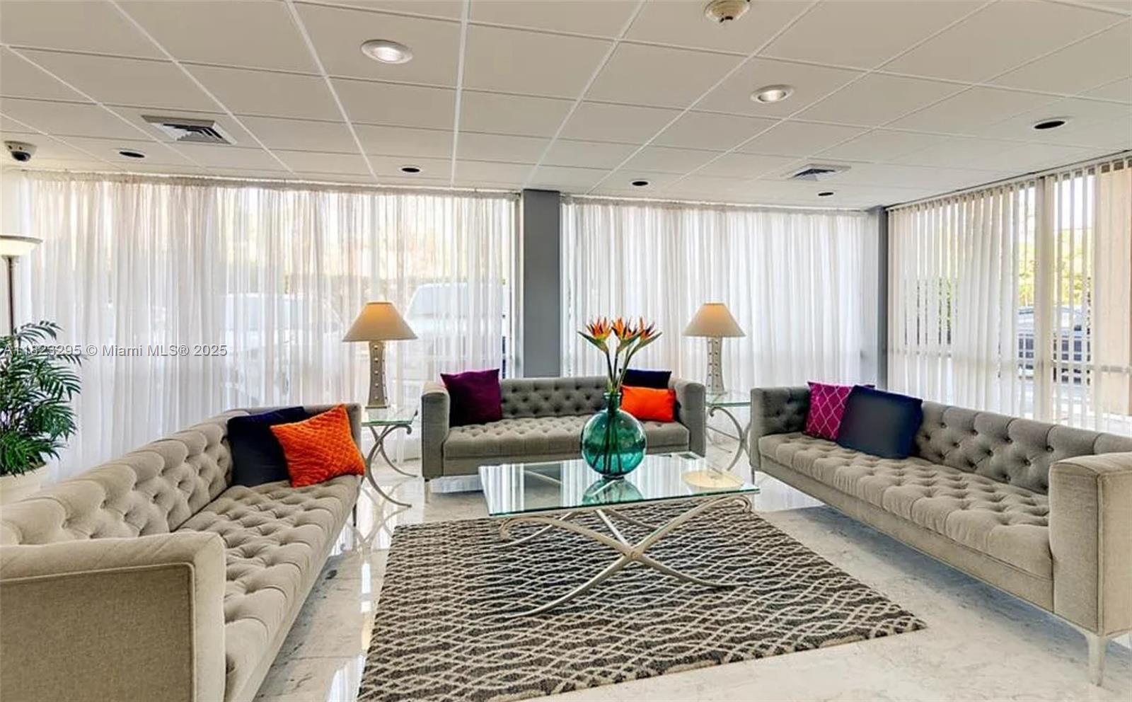 RUNAWAY BAY CONDO - Residential