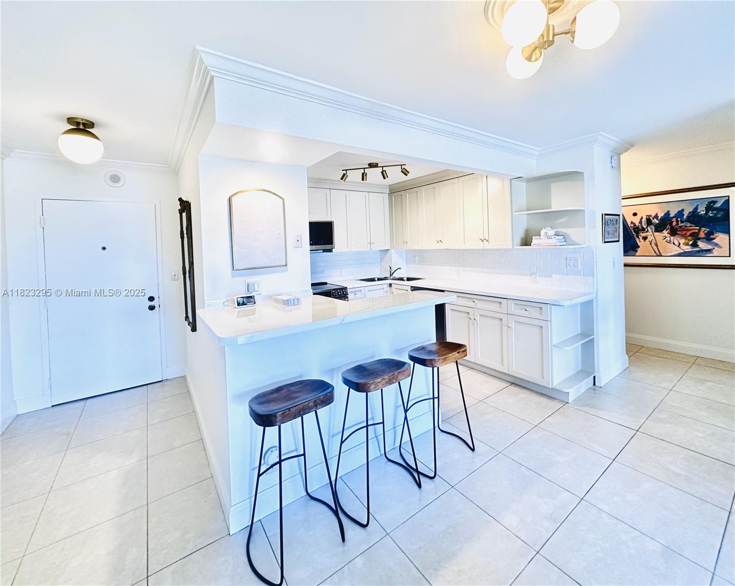 RUNAWAY BAY CONDO - Residential