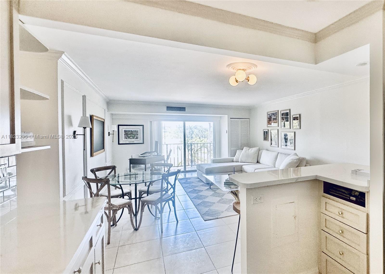 RUNAWAY BAY CONDO - Residential